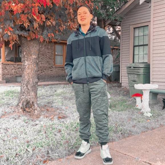 Meet your Posher, Christopher - Picture 1 of 1